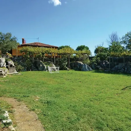 Holiday Labin 38 Tatil Evi *